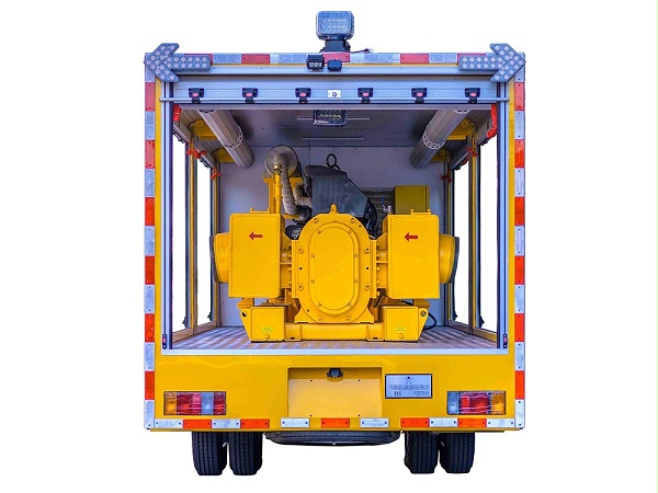 大流量自行走排水抢险车(国六)